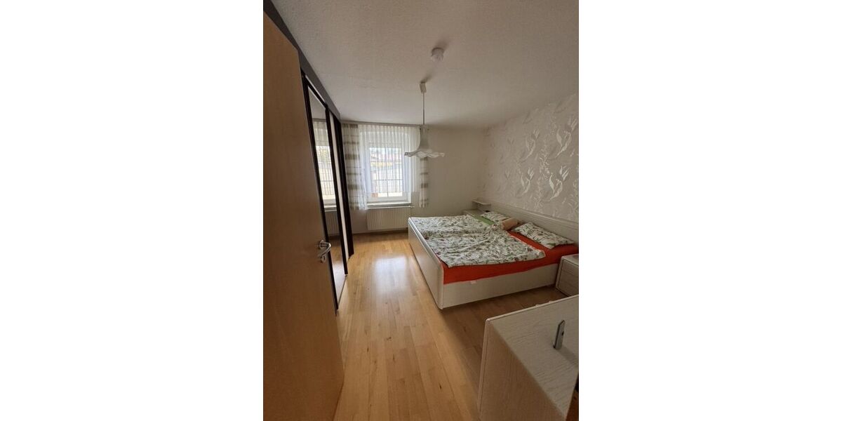 Provisionsfrei* Kernsaniertes Reihenmittelhaus in Kirchenlamitz - sehr gepflegt, sofort bezugsbereit - Reihenmittelhaus Kirchenlamitz Hohenbuch | Angebot:23381744