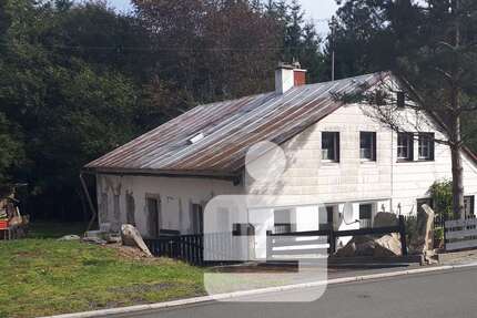 Haus Helmbrechts - 4 Zimmer, 108 m&sup2;, 25.000&euro; | Angebot:25781501