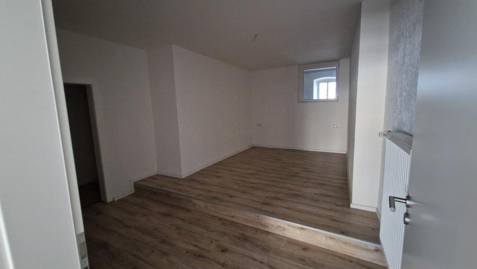 Etagenwohnung Lichtenberg - 3 Zimmer, 74 m&sup2;, 500&euro; | Angebot:25281016
