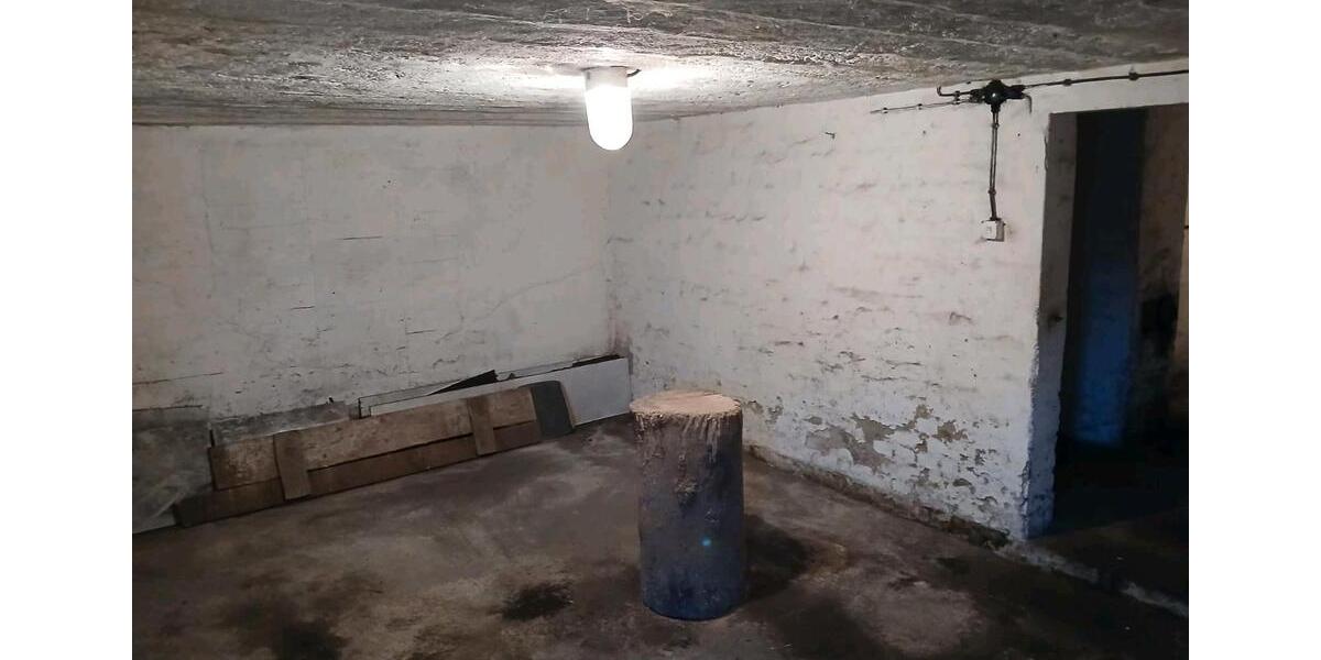 Reihenhaus Weischlitz - 7 Zimmer, 80 m&sup2;, 69.500&euro; | Angebot:25800444