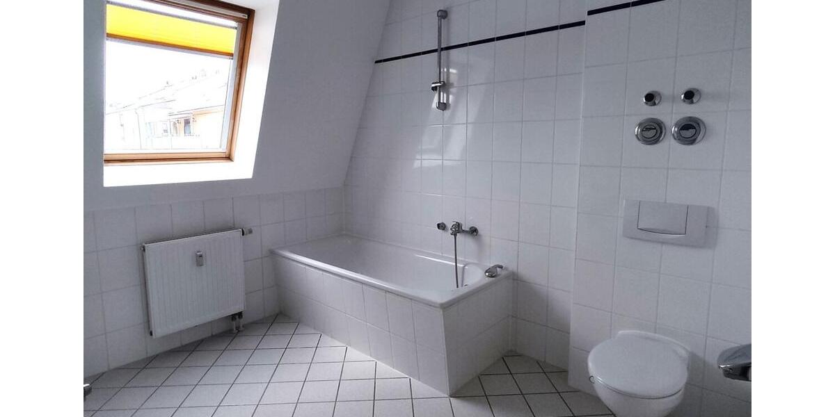 Dachgeschoßwohnung Plauen Altstadt - 2 Zimmer, 50 m&sup2;, 280&euro; | Angebot:24565303