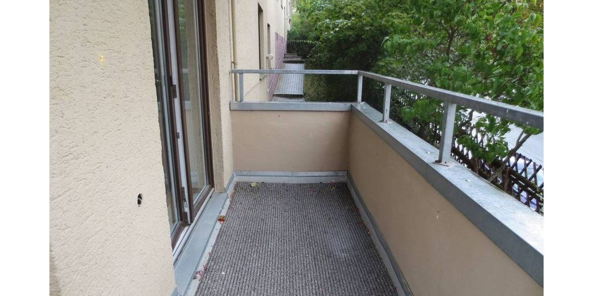 Etagenwohnung Plauen Stadtmitte - 3 Zimmer, 93 m&sup2;, 420&euro; | Angebot:25687458