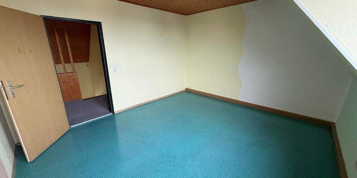 Mehrfamilienhaus, Wohnhaus Nordhalben - 6 Zimmer, 169 m&sup2;, 750&euro; | Angebot:25665892