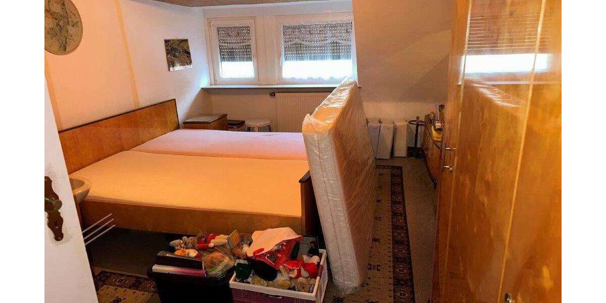 Einfamilienhaus - Raumwunder, teilmöbliert zu verkaufen - Einfamilienhaus Schleiz | Angebot:26000087