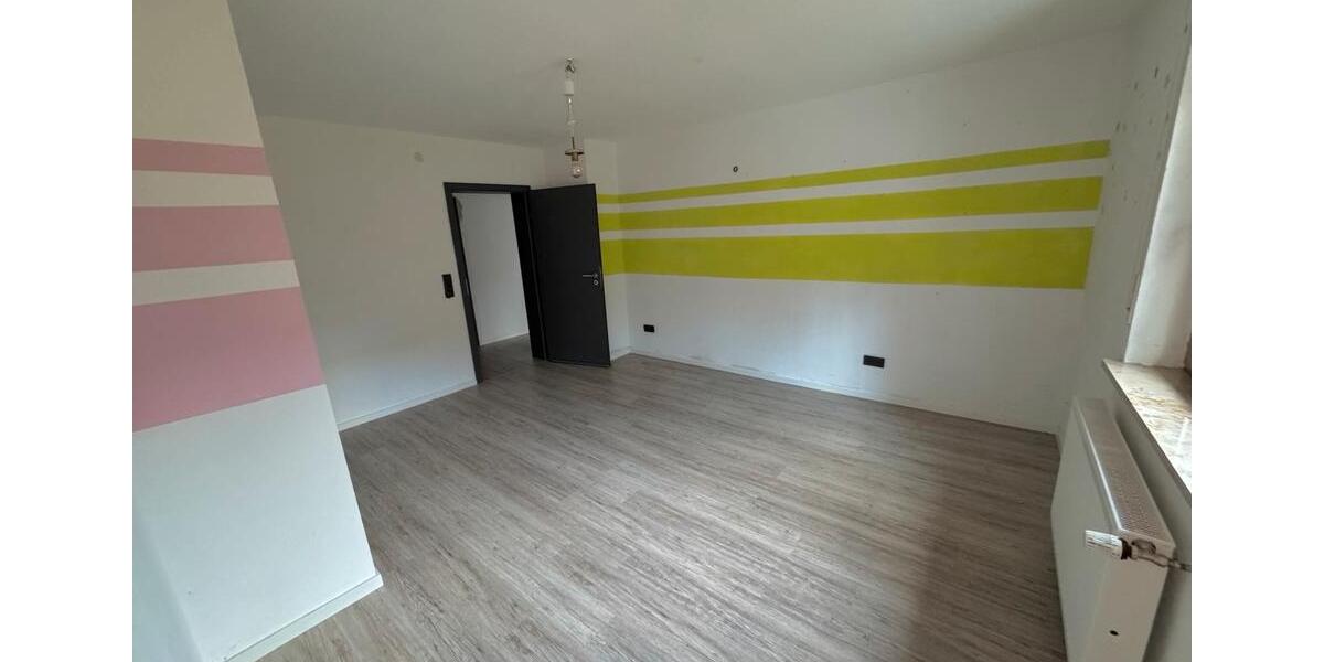 Einfamilienhaus Helmbrechts - 4 Zimmer, 120 m&sup2;, 198.000&euro; | Angebot:25932865