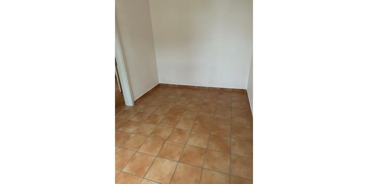 Etagenwohnung Plauen - 2 Zimmer, 50 m&sup2;, 270&euro; | Angebot:25149562