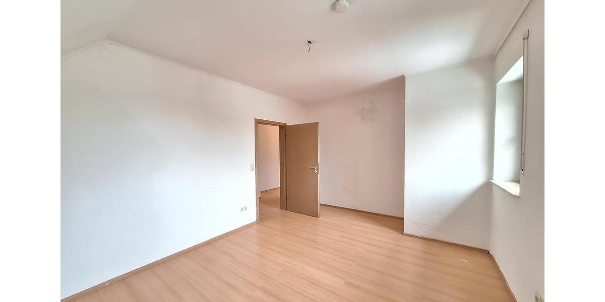 Etagenwohnung Hof Neuhof - 3 Zimmer, 80 m&sup2;, 600&euro; | Angebot:25804394