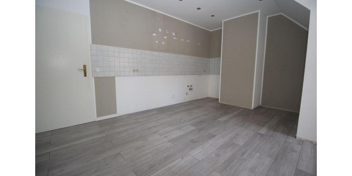 Dachgeschoßwohnung Plauen - 3 Zimmer, 85 m&sup2;, 411&euro; | Angebot:24438631