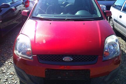 Ford Fiesta 201.000 km 600 &euro; Plauen 08523