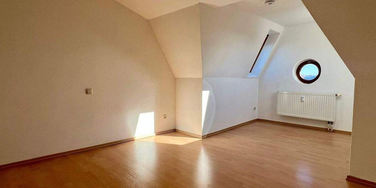 Etagenwohnung Plauen Westend - 3 Zimmer, 90 m&sup2;, 95.000&euro; | Angebot:25708247