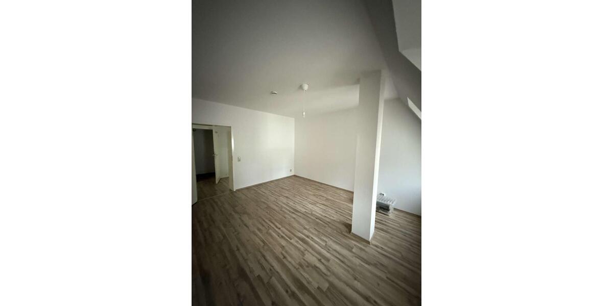 Etagenwohnung Plauen - 3 Zimmer, 77 m&sup2;, 354&euro; | Angebot:24461833