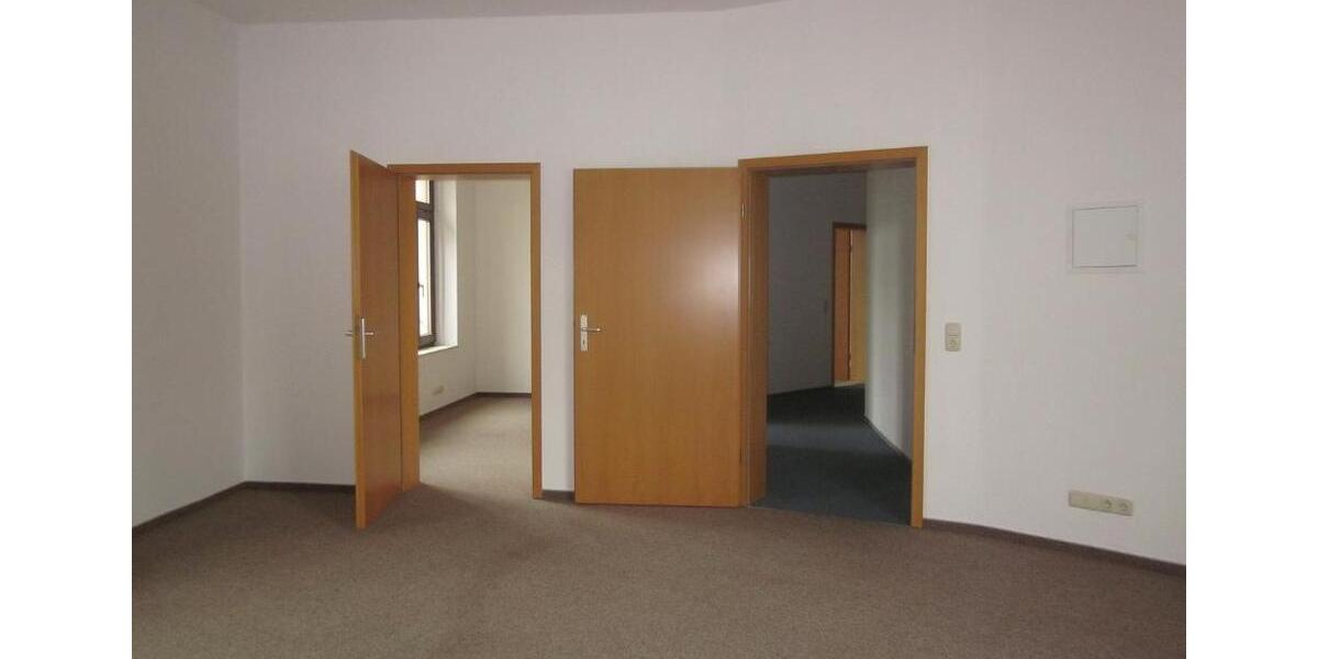 Etagenwohnung Plauen Altstadt - 5 Zimmer, 150 m&sup2;, 750&euro; | Angebot:25349247