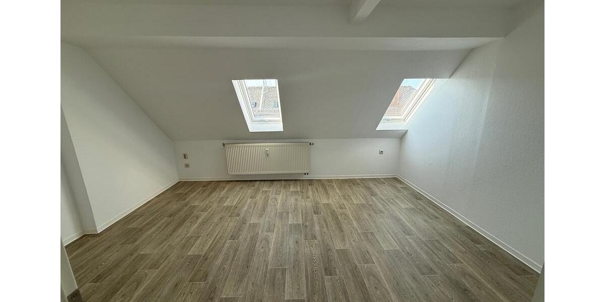 Dachgeschoßwohnung Plauen Altstadt - 2 Zimmer, 42 m&sup2;, 231&euro; | Angebot:25415893