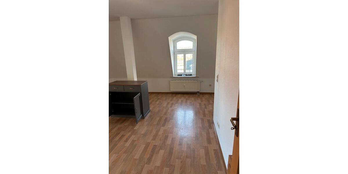 Dachgeschoßwohnung Naila - 3 Zimmer, 64 m&sup2;, 580&euro; | Angebot:26060932