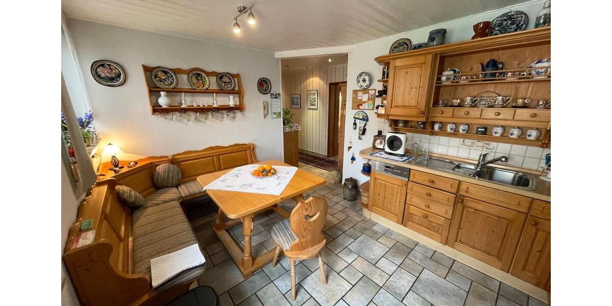 Erdgeschoßwohnung Selbitz - 3 Zimmer, 141 m&sup2;, 690&euro; | Angebot:26040544