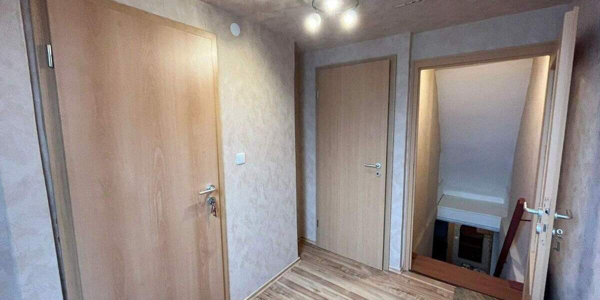 Doppelhaushälfte Selb - 3 Zimmer, 61 m&sup2;, 99.000&euro; | Angebot:25728634