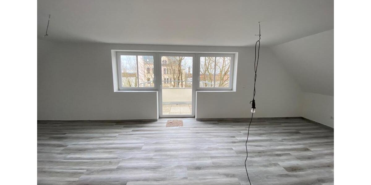 Dachgeschoßwohnung Plauen Bahnhofsvorstadt - 6 Zimmer, 145 m&sup2;, 1.390&euro; | Angebot:17463037