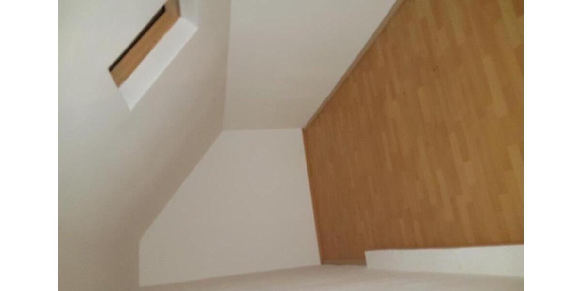 Dachgeschoßwohnung Schönwald - 5 Zimmer, 80 m&sup2;, 500&euro; | Angebot:24306940