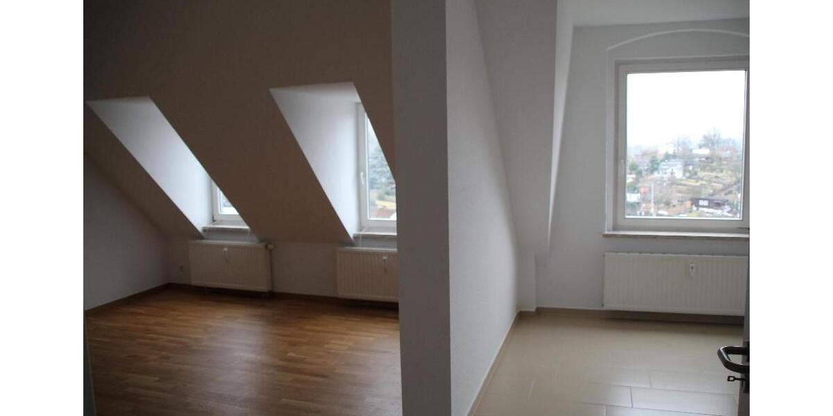 Dachgeschoßwohnung Plauen Bahnhofsvorstadt - 2.5 Zimmer, 82 m&sup2;, 315&euro; | Angebot:21228357
