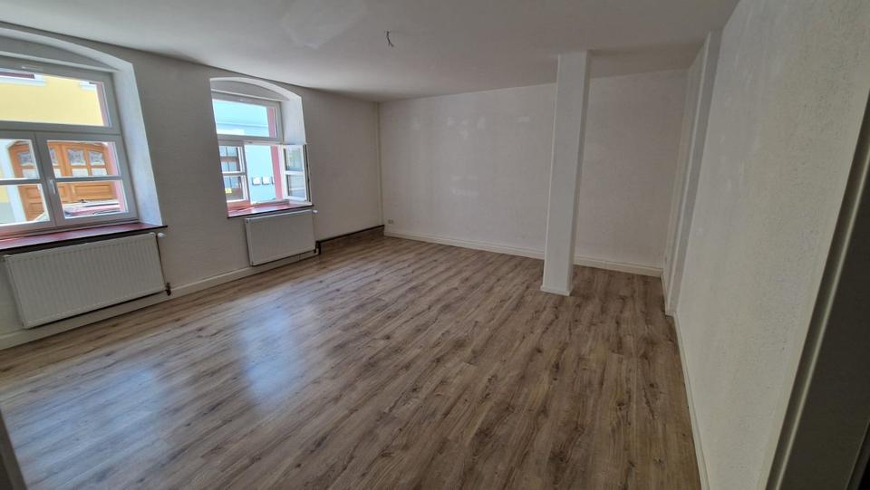 Etagenwohnung Lichtenberg - 3 Zimmer, 74 m&sup2;, 500&euro; | Angebot:25281016