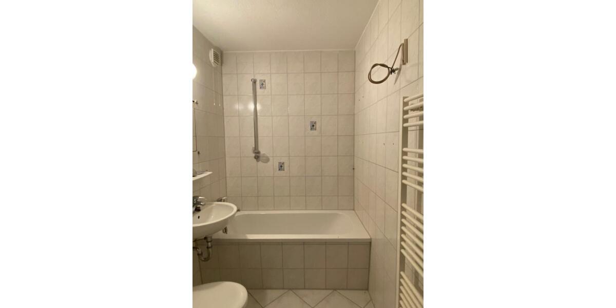 Etagenwohnung Bad Elster - 2 Zimmer, 42 m&sup2;, 200&euro; | Angebot:25713816
