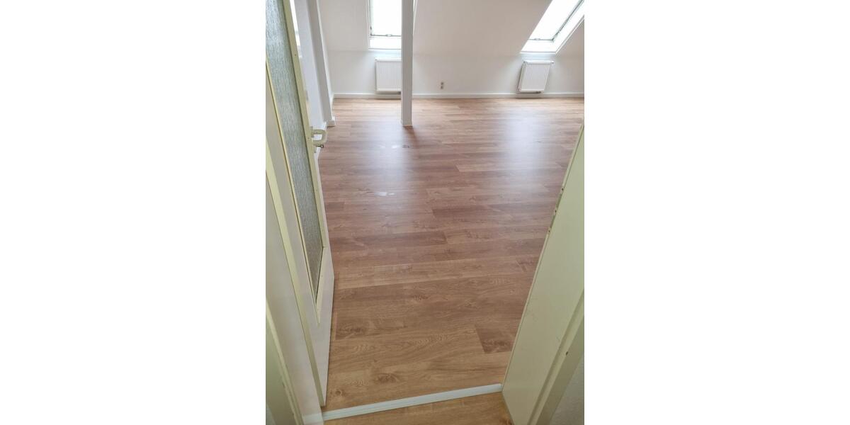 Dachgeschoßwohnung Plauen Bahnhofsvorstadt - 3.5 Zimmer, 143 m&sup2;, 527&euro; | Angebot:19254364