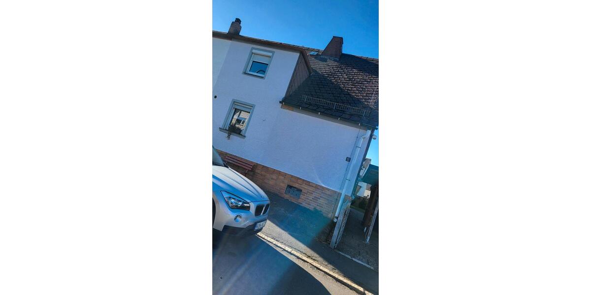 Doppelhaushälfte Röslau - 6 Zimmer, 135 m&sup2;, 95.000&euro; | Angebot:26060578