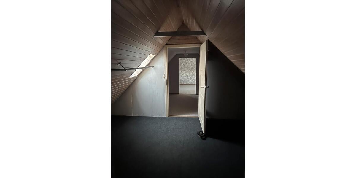 Einfamilienhaus Röslau - 7 Zimmer, 130 m&sup2;, 150.000&euro; | Angebot:26063753