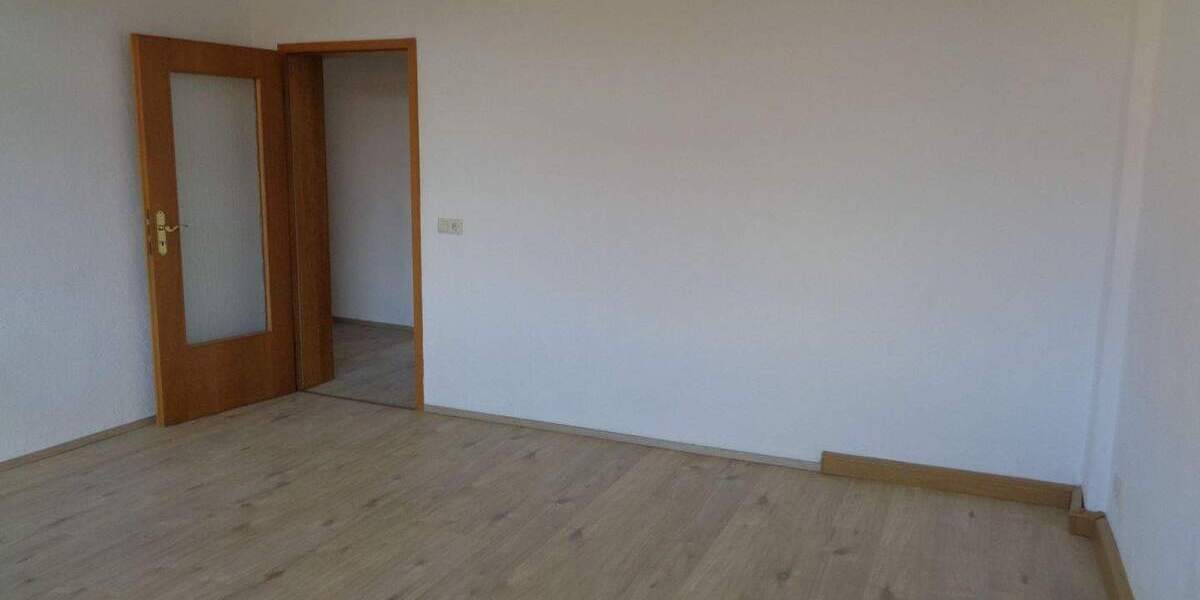 Etagenwohnung Plauen Westend - 4 Zimmer, 108 m&sup2;, 440&euro; | Angebot:25687459