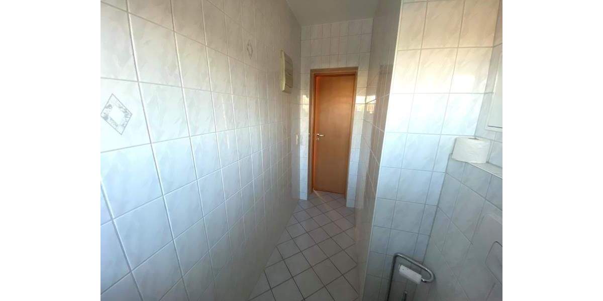 Etagenwohnung Plauen Ostvorstadt - 2 Zimmer, 74 m&sup2;, 370&euro; | Angebot:25776512