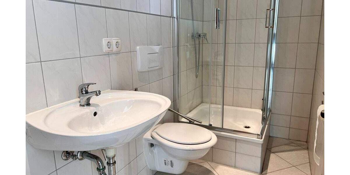 Etagenwohnung Plauen Westend - 2 Zimmer, 42 m&sup2;, 216&euro; | Angebot:25736238