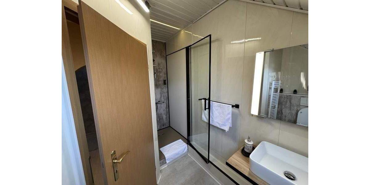 Einfamilienhaus Adorf - 8 Zimmer, 385.000&euro; | Angebot:25776513