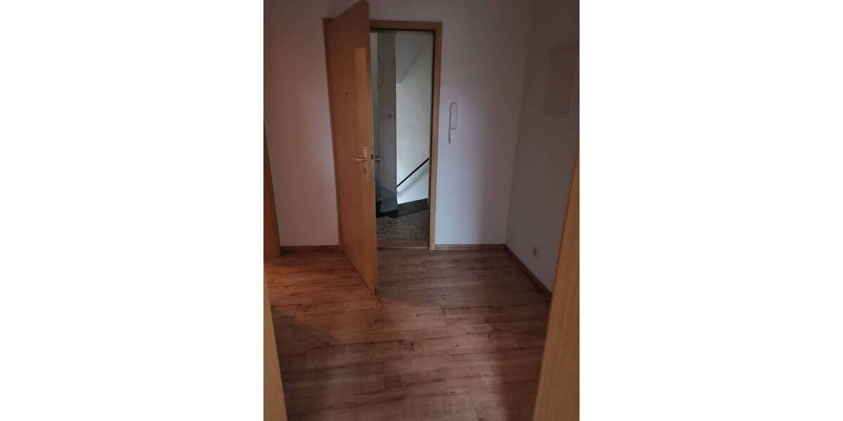 Etagenwohnung Plauen Westend - 1 Zimmer, 50 m&sup2;, 275&euro; | Angebot:26257269