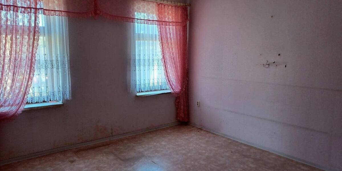 Doppelhaushälfte Pausa - 7 Zimmer, 185 m&sup2;, 65.000&euro; | Angebot:25741449