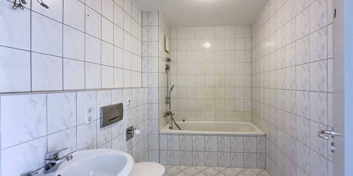 Etagenwohnung Plauen Westend - 2 Zimmer, 46 m&sup2;, 300&euro; | Angebot:25741699
