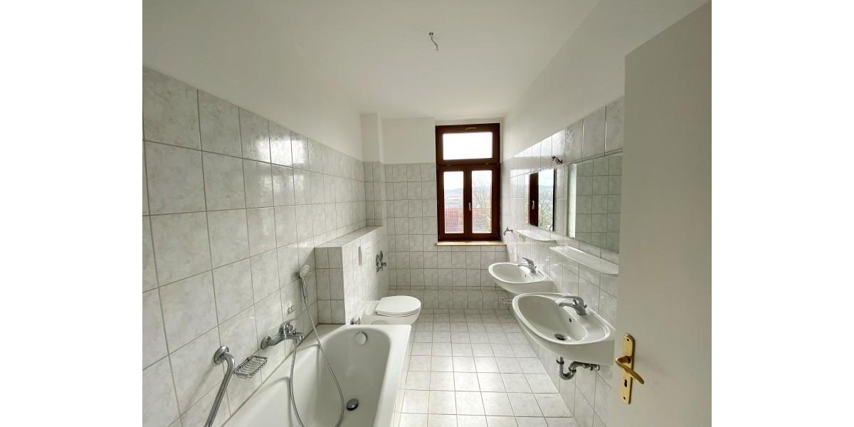 Etagenwohnung Plauen - 3 Zimmer, 81 m&sup2;, 430&euro; | Angebot:25363707