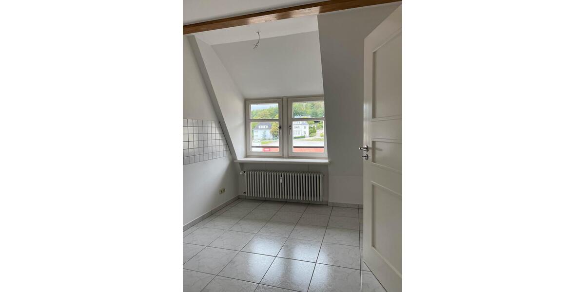 Dachgeschoßwohnung Plauen - 3 Zimmer, 94 m&sup2;, 550&euro; | Angebot:23509233