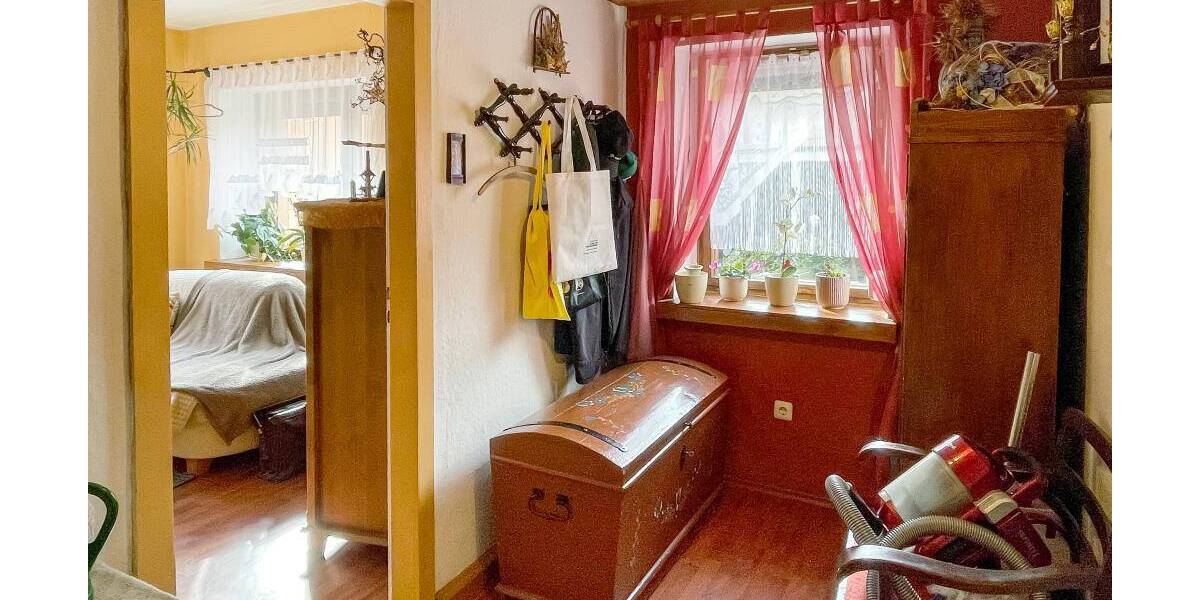 Einfamilienhaus Gefell - 7 Zimmer, 147 m&sup2;, 49.900&euro; | Angebot:26220022