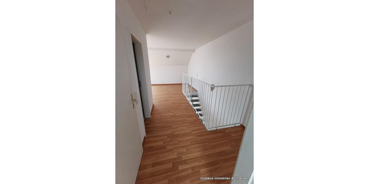 Dachgeschoßwohnung Plauen - 5 Zimmer, 105 m&sup2;, 690&euro; | Angebot:25871109