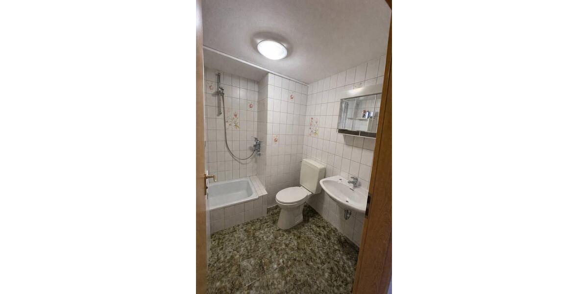Dachgeschoßwohnung Hof Altstadt - 3 Zimmer, 81 m&sup2;, 550&euro; | Angebot:26176515
