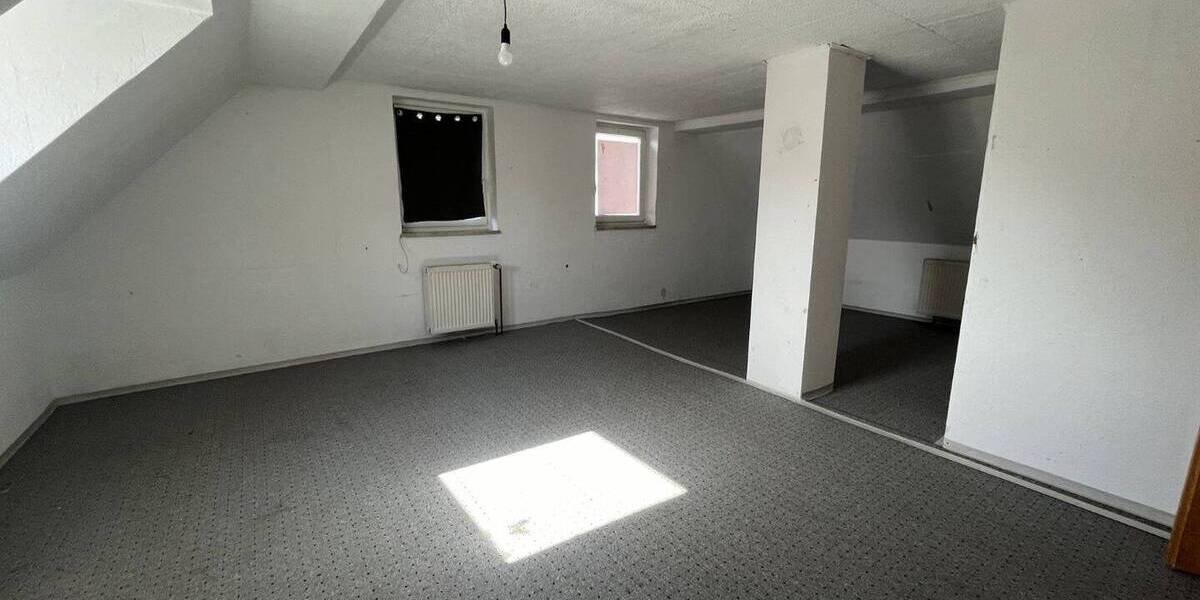 Einfamilienhaus Helmbrechts Enchenreuth - 7 Zimmer, 151 m&sup2;, 79.000&euro; | Angebot:26187386