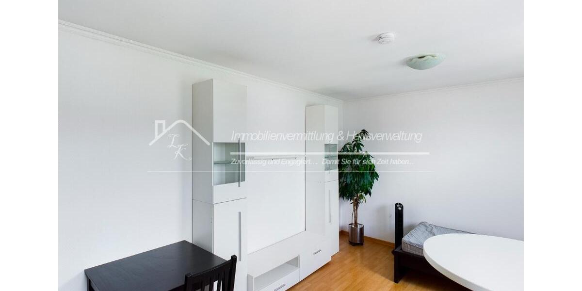 Etagenwohnung Hof Altstadt - 1 Zimmer, 30 m&sup2;, 375&euro; | Angebot:25988920