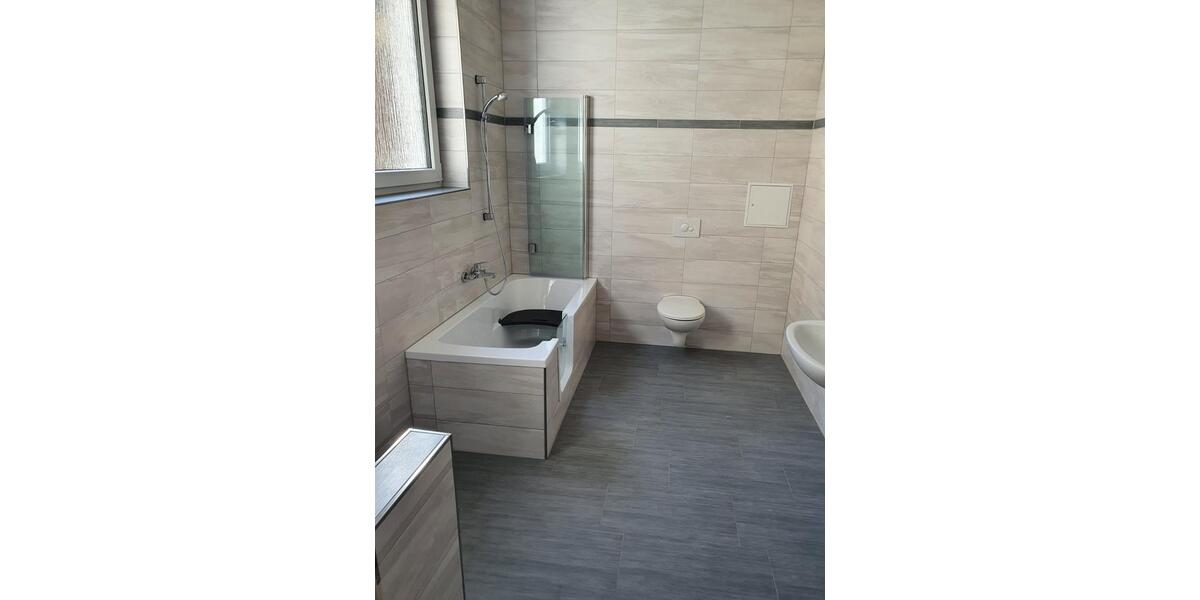 Erdgeschoßwohnung Schleiz - 2 Zimmer, 61 m&sup2;, 420&euro; | Angebot:25377417