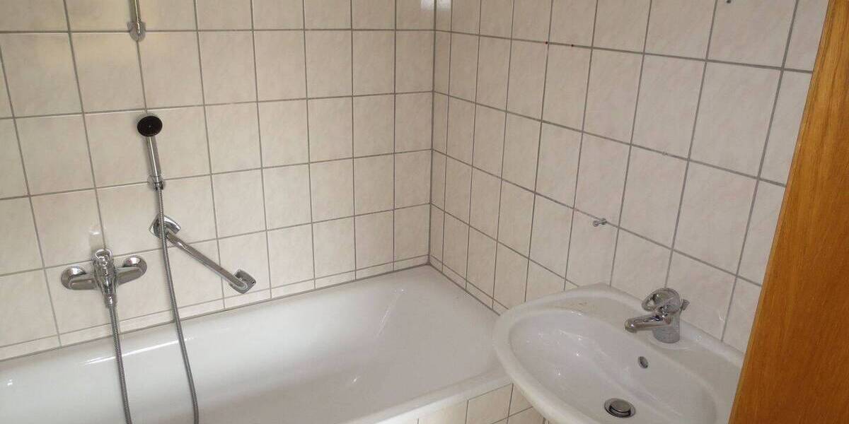 Etagenwohnung Plauen Westend - 2 Zimmer, 53 m&sup2;, 215&euro; | Angebot:25985038