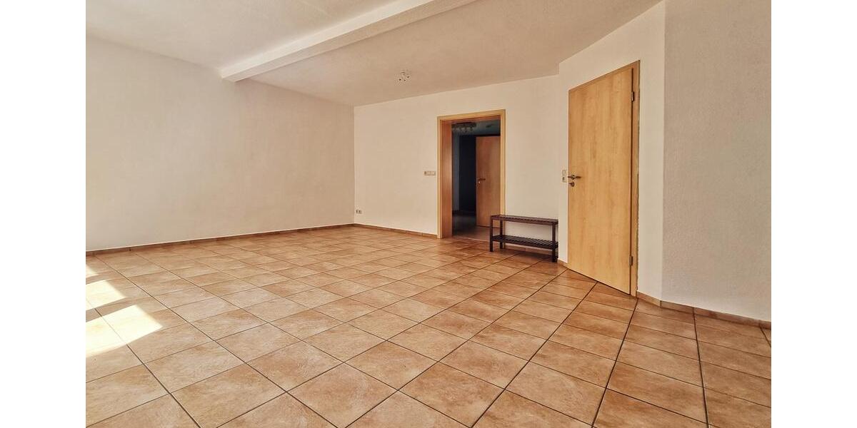 Etagenwohnung Schleiz - 2 Zimmer, 65 m&sup2;, 360&euro; | Angebot:24616021