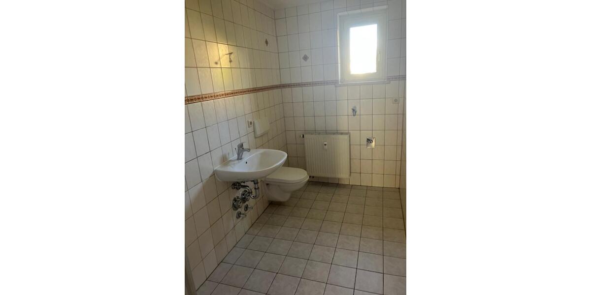 Hochparterre Plauen - 3 Zimmer, 77 m&sup2;, 424&euro; | Angebot:23544148