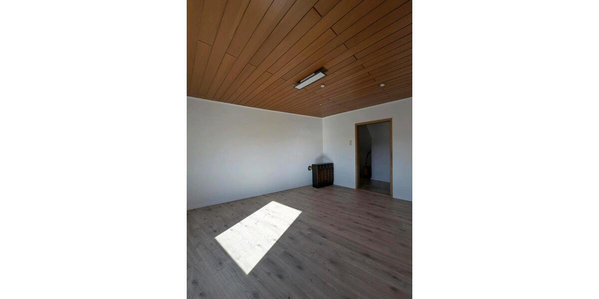 Mehrfamilienhaus, Wohnhaus Hof Christiansreuth - 17 Zimmer, 289 m&sup2;, 309.000&euro; | Angebot:25964683