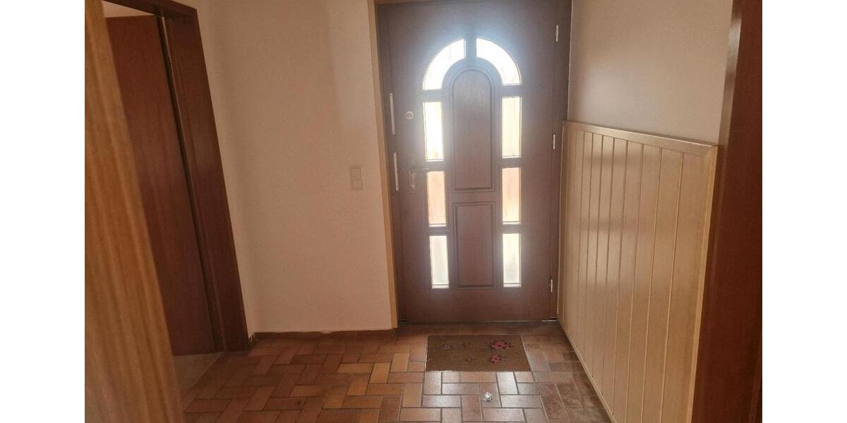 Erdgeschoßwohnung Sparneck - 4 Zimmer, 83 m&sup2;, 950&euro; | Angebot:25993357