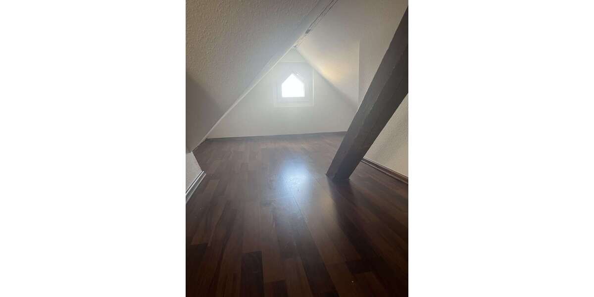 Etagenwohnung Plauen Bahnhofsvorstadt - 3 Zimmer, 80 m&sup2;, 400&euro; | Angebot:25280335