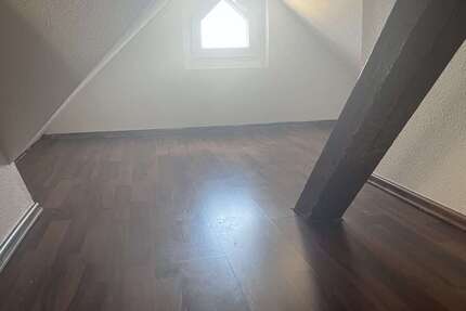 Wohnung Plauen Bahnhofsvorstadt - 3 Zimmer, 80 m&sup2;, 400&euro; | Angebot:25280335